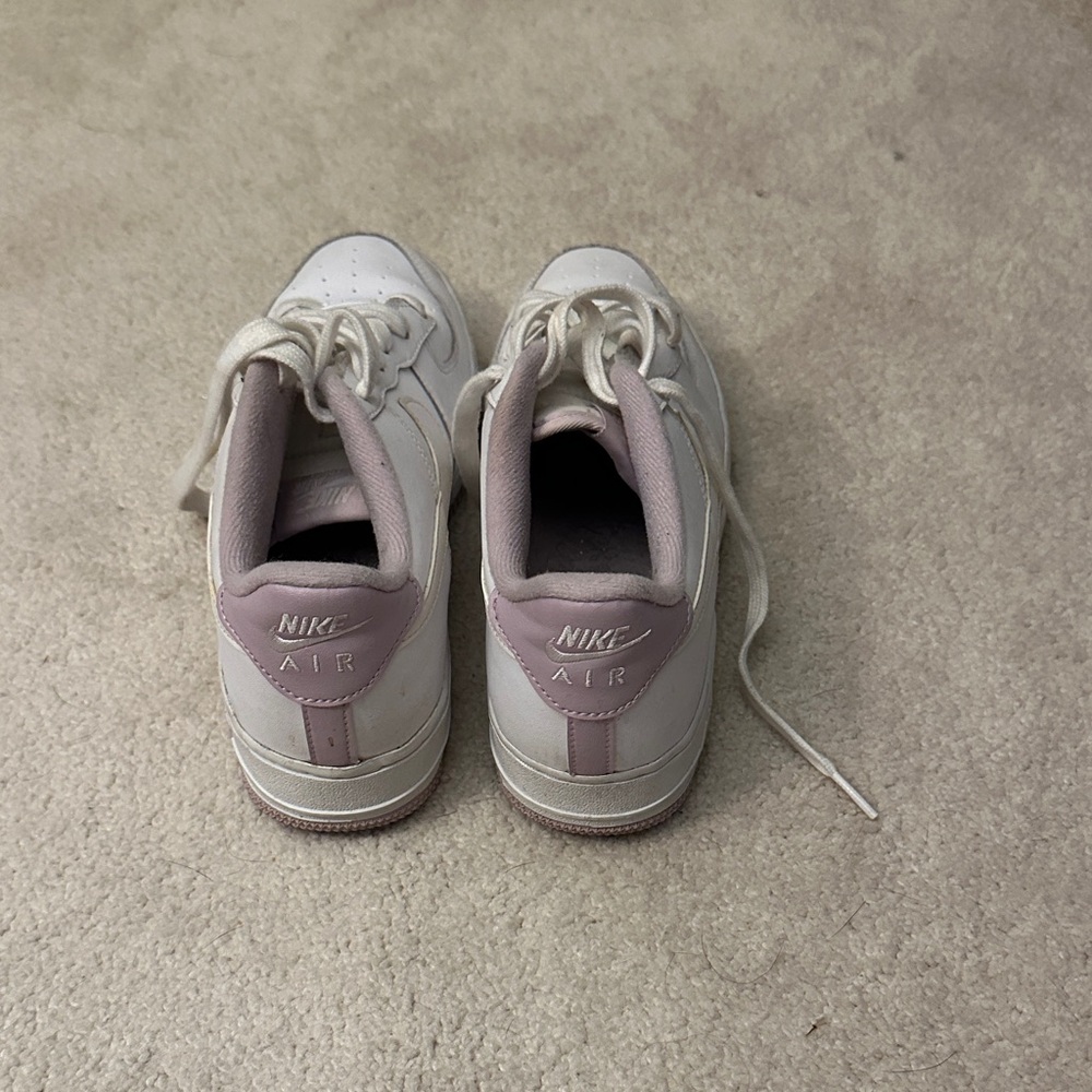 Custom Nike Air Force 1 Sneakers Light Purple detailing